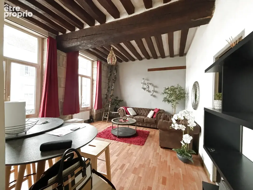 Appartement à LA CHAPELLE-EN-SERVAL