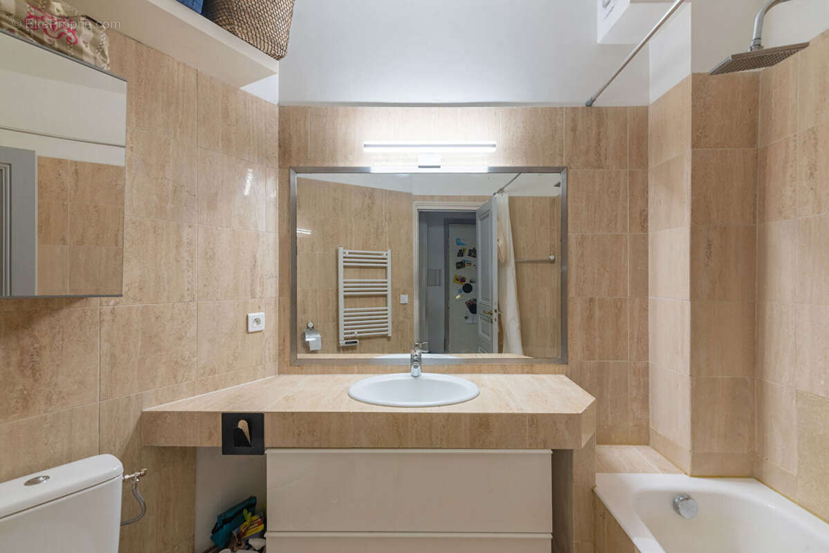 Appartement à PARIS-18E