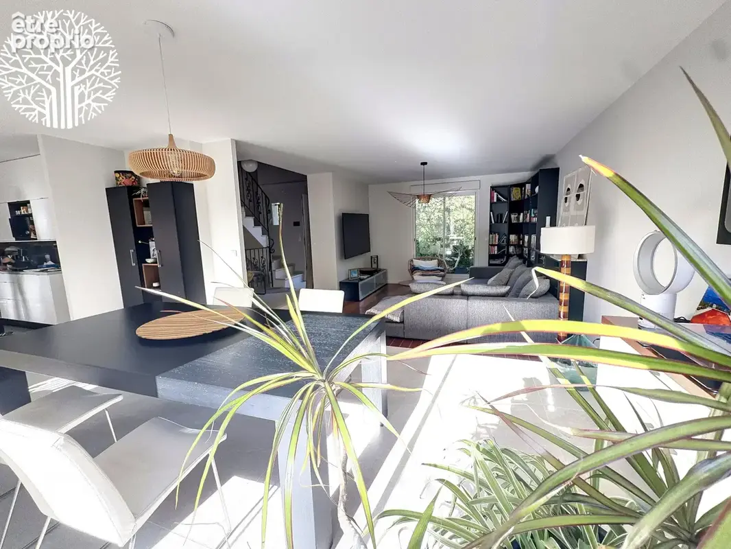 Maison familiale avec sous-sol total, grand garage - photo 4