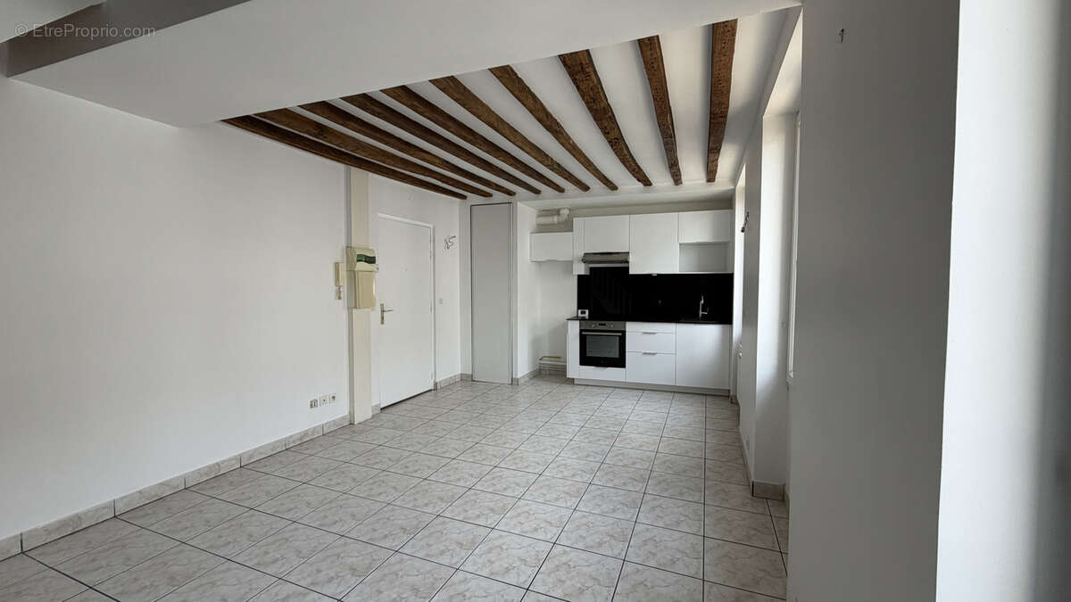 Appartement à NEAUPHLE-LE-CHATEAU