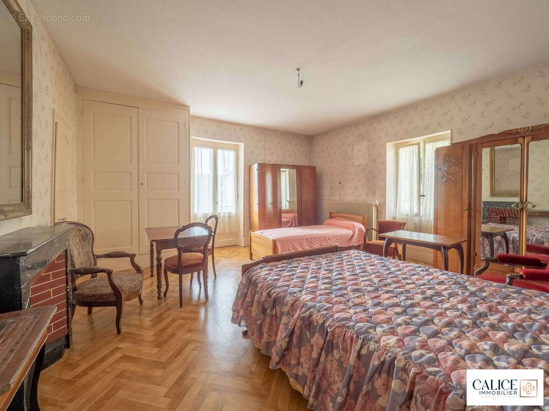 Maison à SAINT-VINCENT-DE-MERCUZE