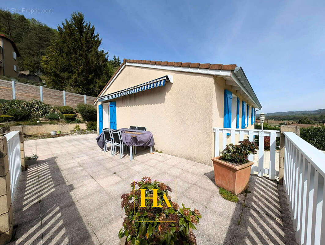 Maison à CHARMES-SUR-L'HERBASSE