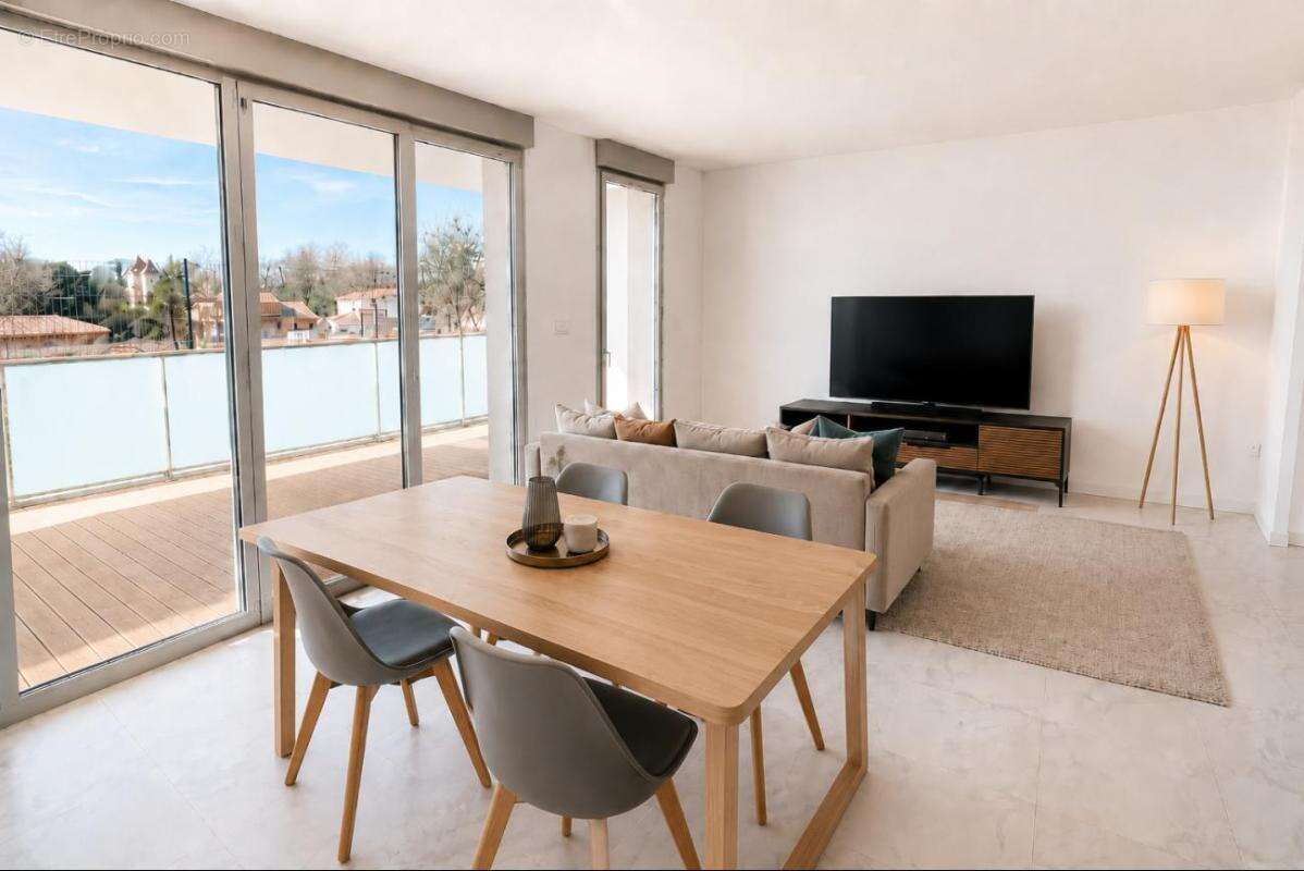 Appartement à LATTES