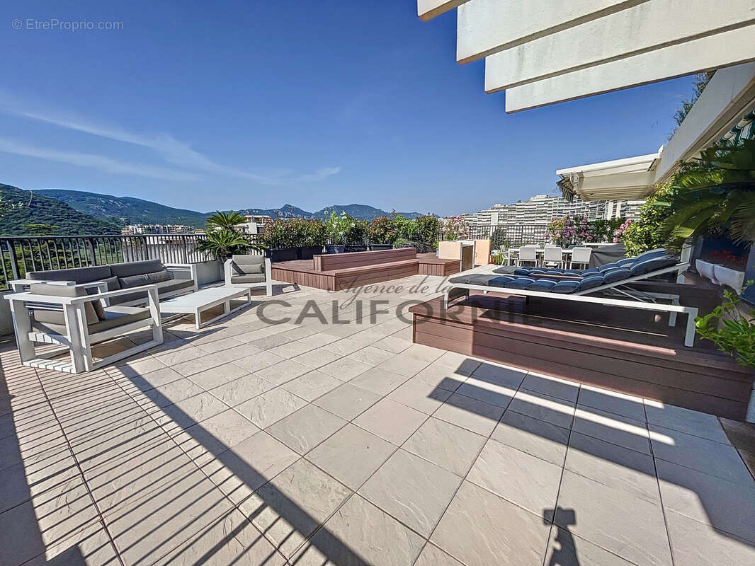 Appartement à MANDELIEU-LA-NAPOULE