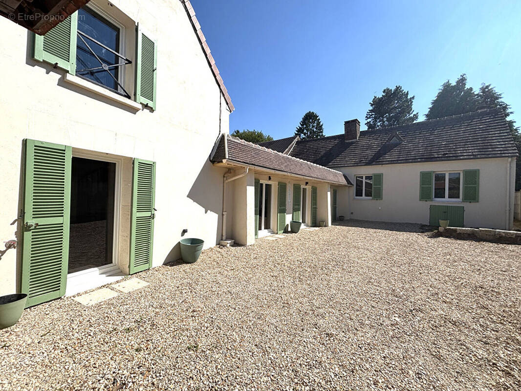 Maison à SAINTE-GENEVIEVE
