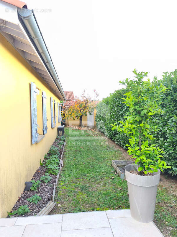 Maison à SAINT-ANDEOL-LE-CHATEAU