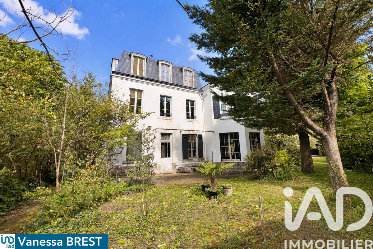 Photo 1 - Maison à SAINT-MAUR-DES-FOSSES