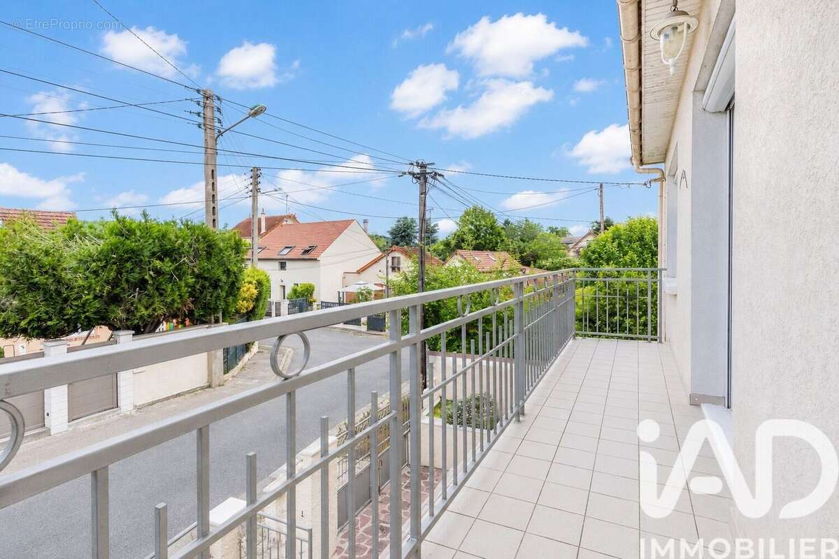 Maison 88 m² à Igny  - photo 6