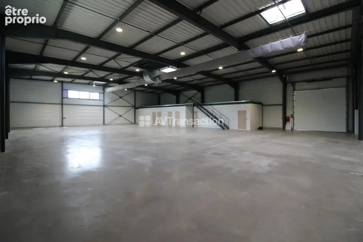 1379 m² à Aoste  - photo 3
