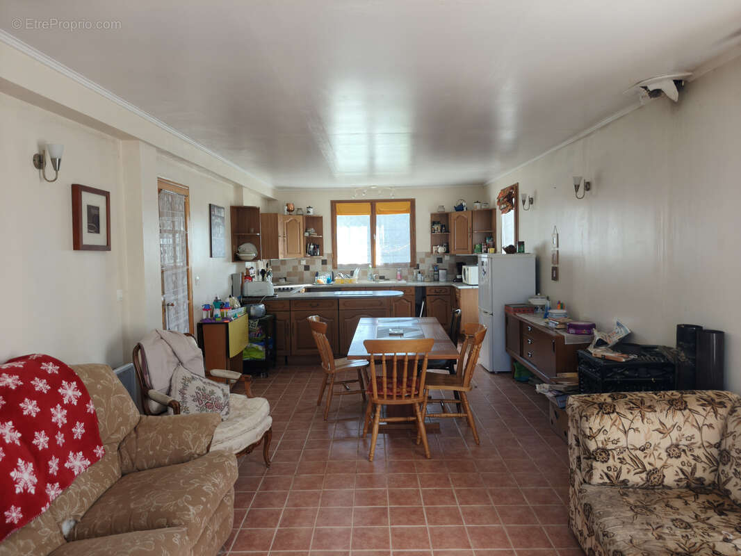 Maison à MONTREUIL-L'ARGILLE