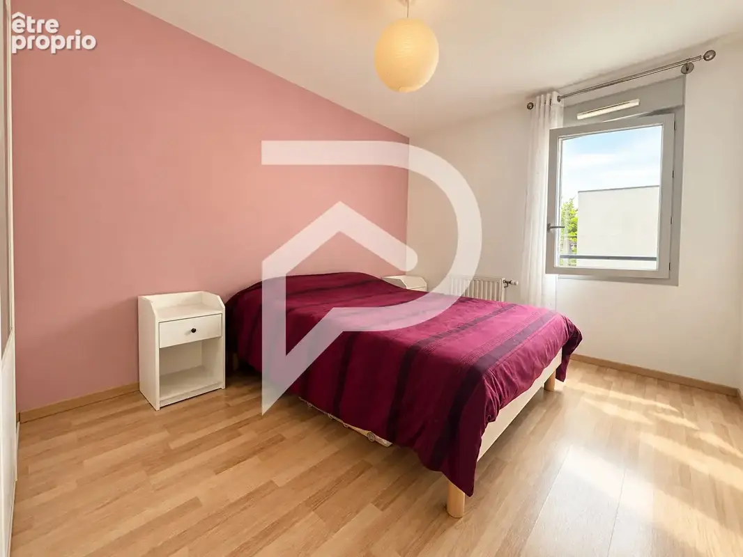 Meyzieu Gare - T4 de 78 M² - Terrasse, climatisation et double garage - photo 7