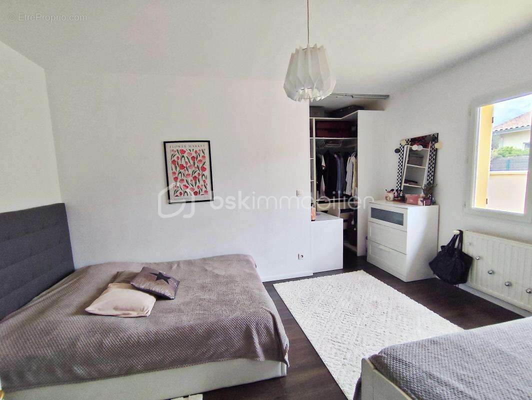 Maison à FARGUES-SAINT-HILAIRE