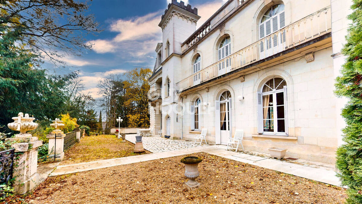 Maison à SAINT-CYR-SUR-LOIRE