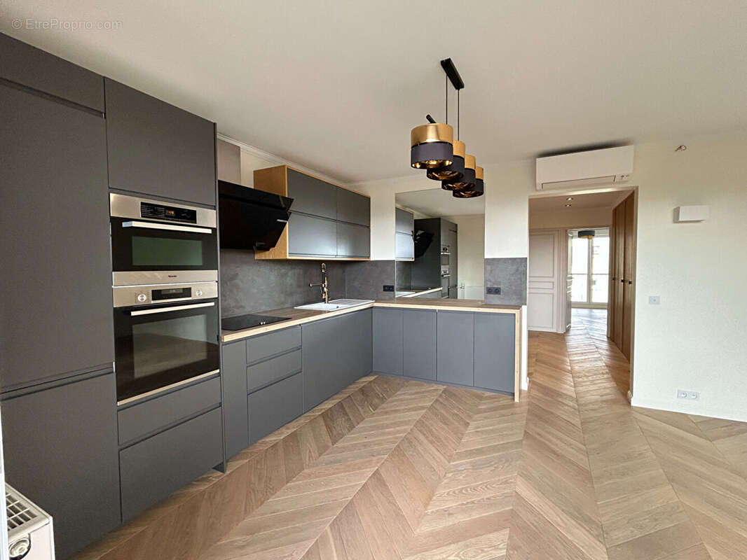 Appartement à L'HAY-LES-ROSES