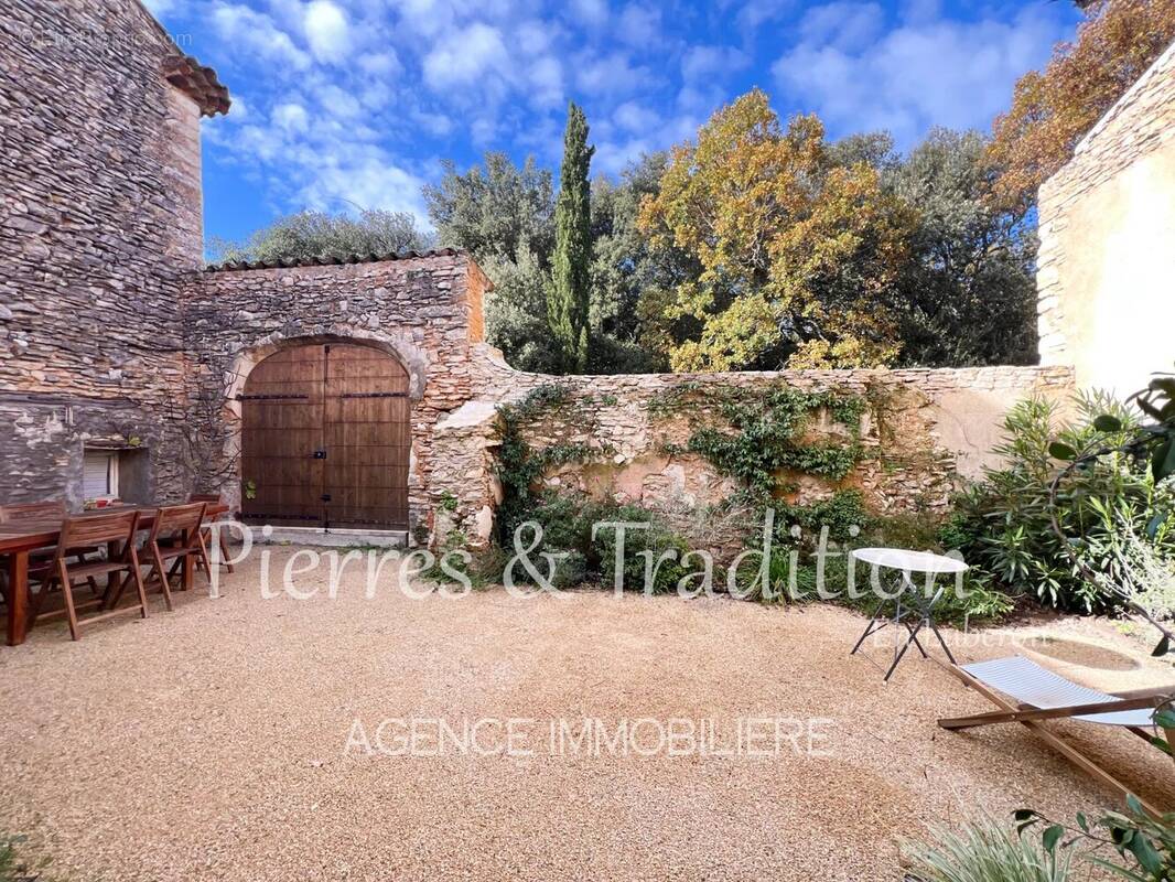 Maison à SAINT-SATURNIN-LES-APT