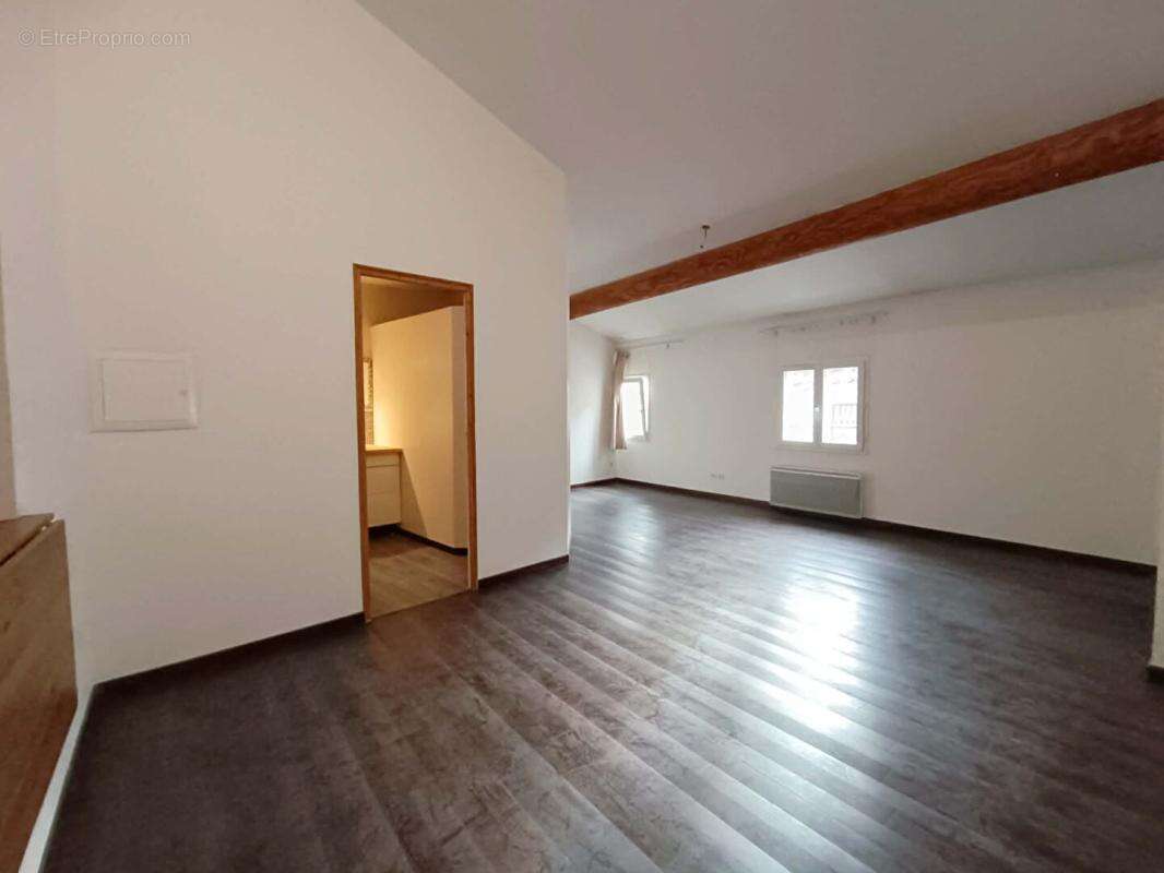 Maison à SAINT-CHAMAS