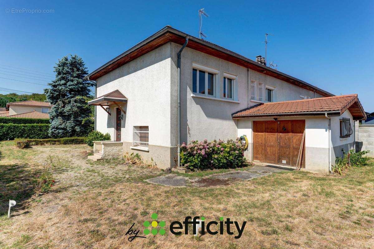 Maison 105 m² à Saint-Priest  - photo 2