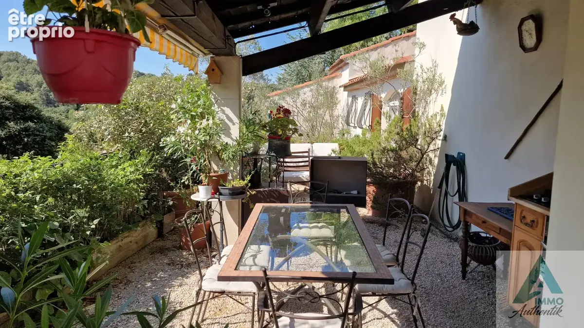 Villa type 5 avec piscine garage et dependance sur terrain 2666m2 - photo 2