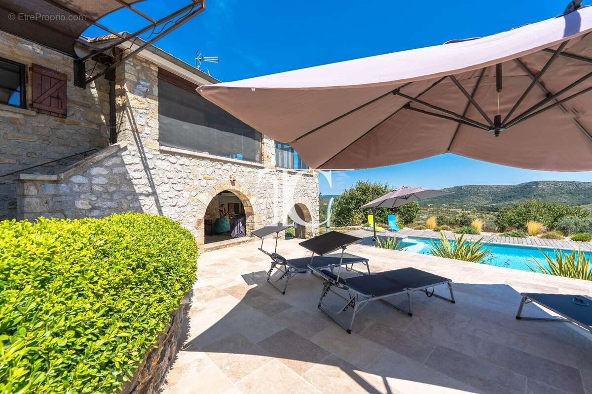 Mas du xviiieme 166m² habitables 4272m² de terrain piscine 11x5 - photo 19