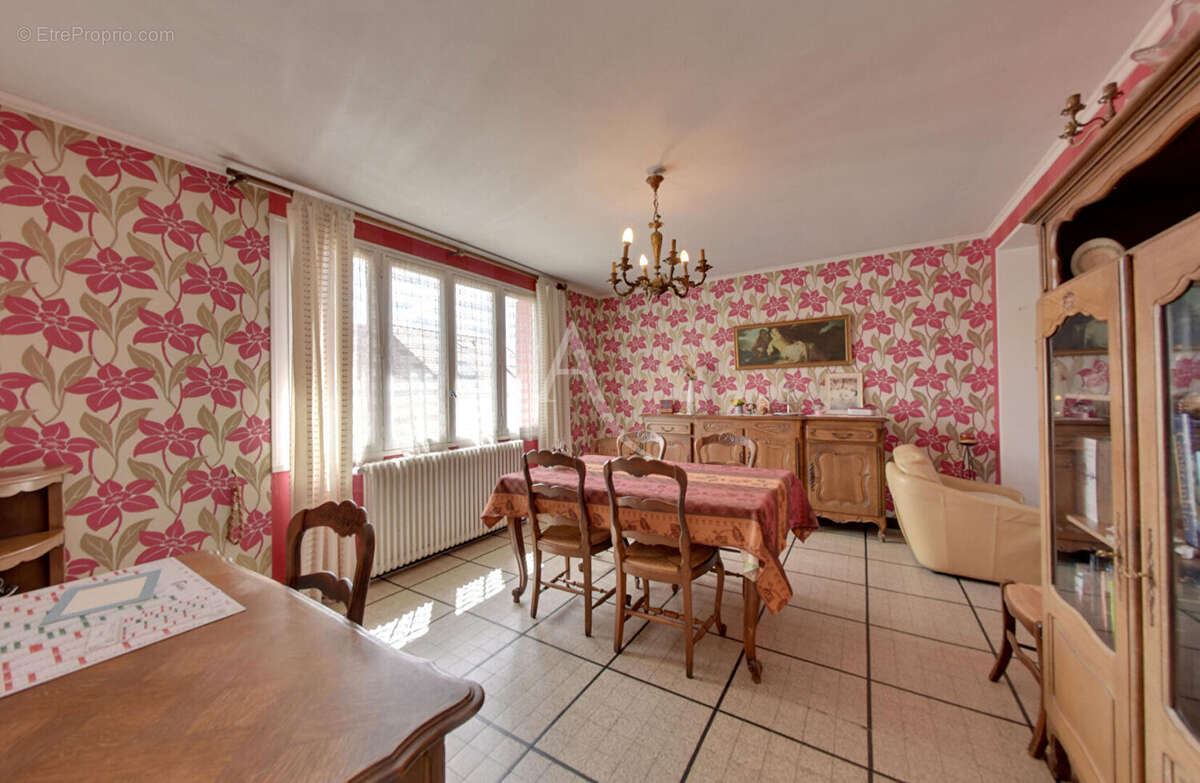 Maison familiale avec fort potentiel et grand jardin - photo 3
