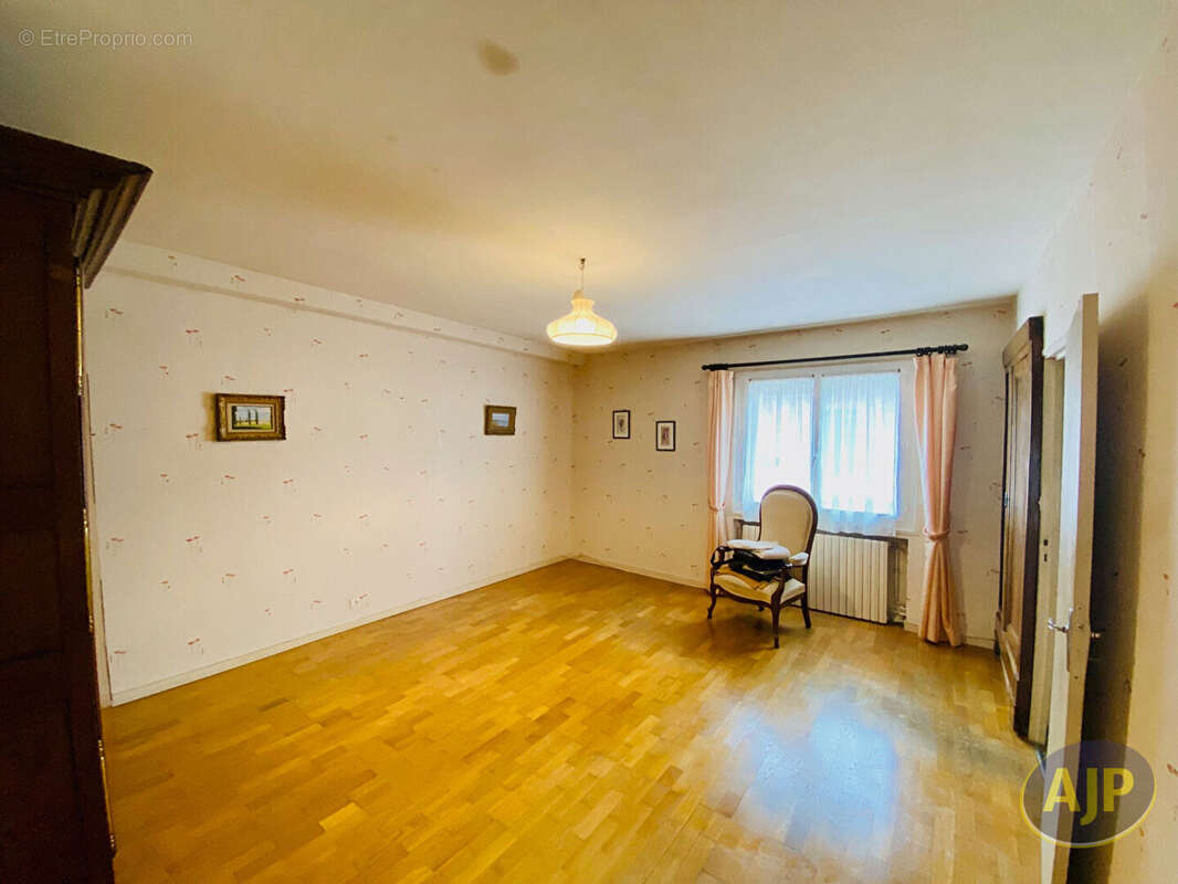 Maison à LESPARRE-MEDOC