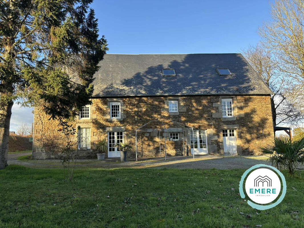 Maison à SAINT-AUBIN-DE-TERREGATTE