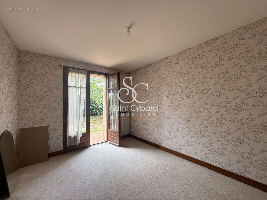 Maison à SAINT-YRIEIX-SUR-CHARENTE