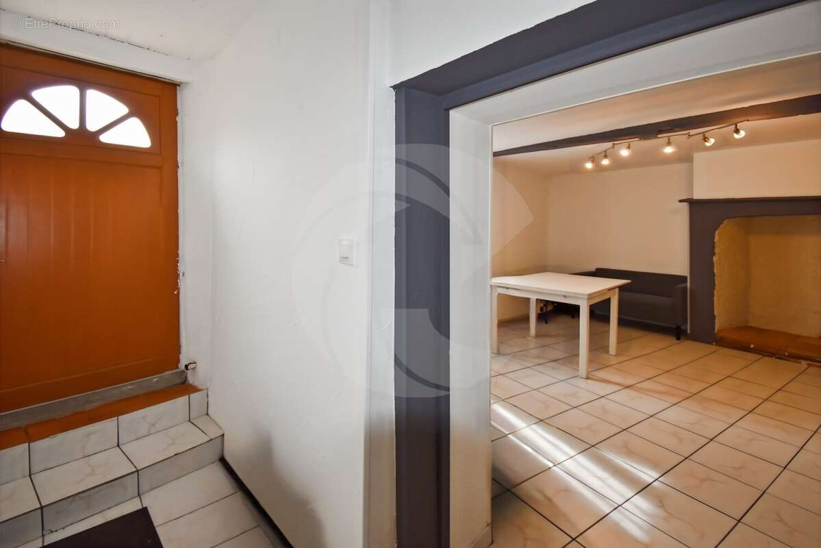 Appartement à NEGREPELISSE