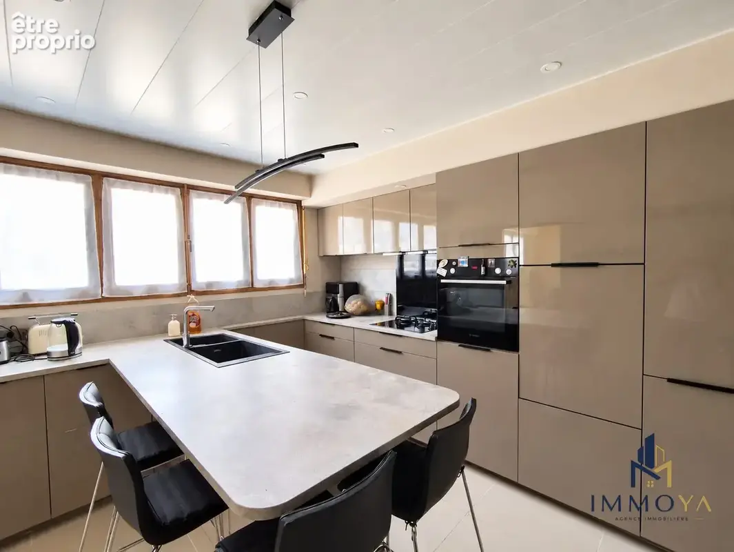 Appartement 4 pièces 120 m² à vendre à Saint-Egreve (38120) - photo 9