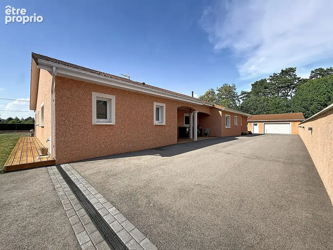 Maison Charnoz- Sur- Ain 6 pièce(s) 190 m2, quatre chambres, piscine, garage, salle de sport , jacuzzi, hammam - photo 2