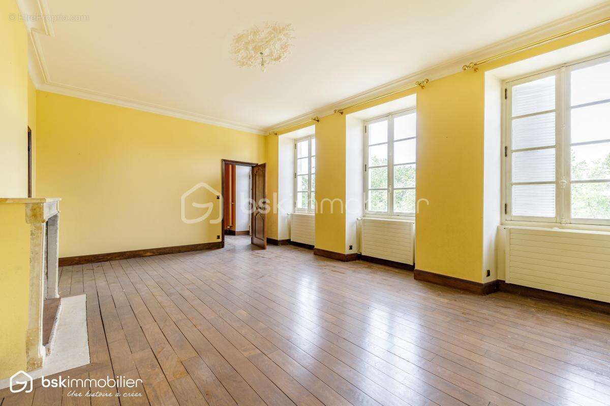 Maison de caractère 326 m² – Hyper-centre Châteauroux – Gros potentiel - photo 6