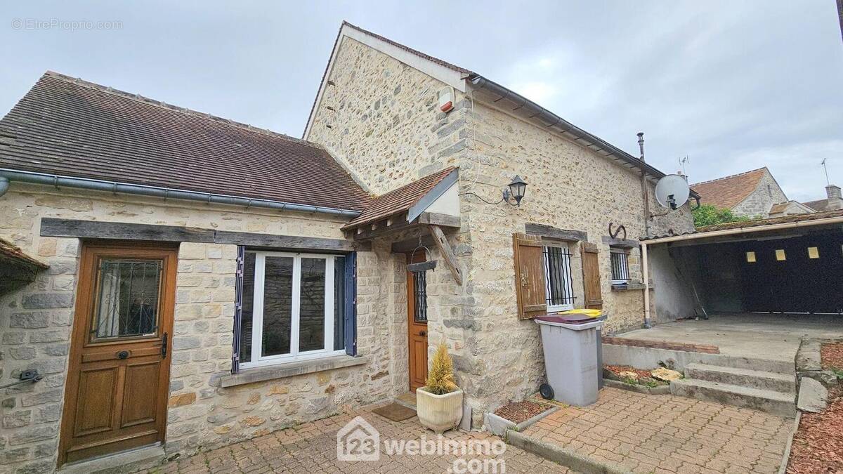 Venez découvrir cette maison en pierre de 118 m². - Maison à MILLY-LA-FORET