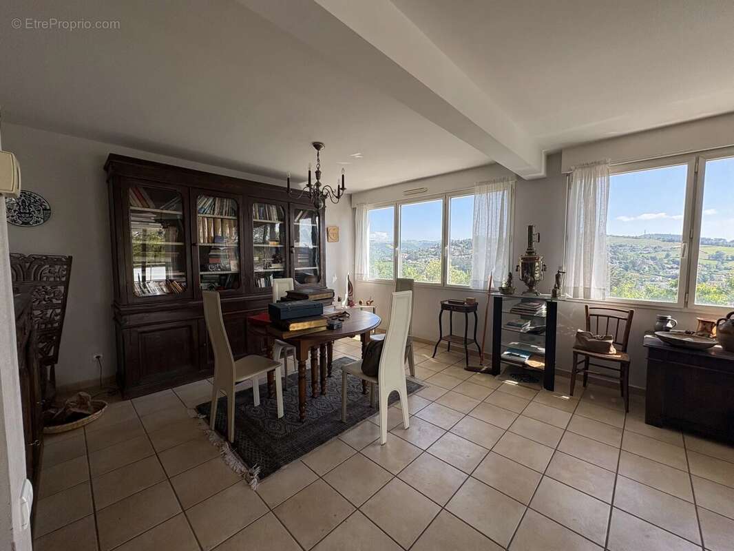 Appartement T5 avec terrasse, Secteur prisé de Saint-Priest-en-Jarez - photo 4