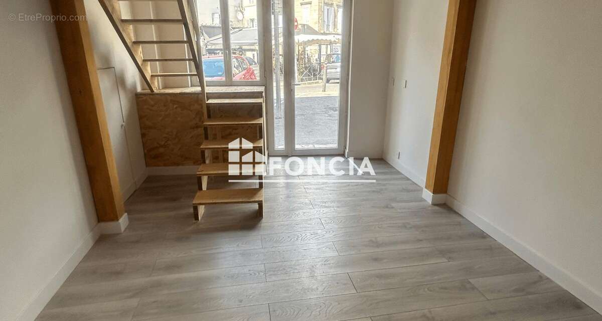 Appartement à MARSEILLE-5E