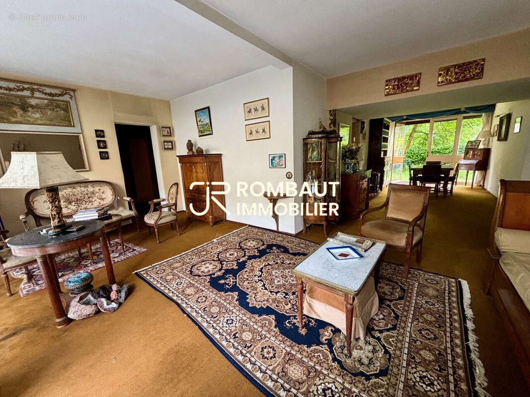 Appartement à LA CELLE-SAINT-CLOUD