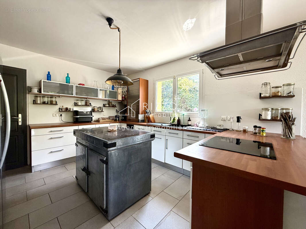 Magnifique maison individuelle de 185,84 m2 sur un terrain plat de 853 m2 à Valleiry - photo 8