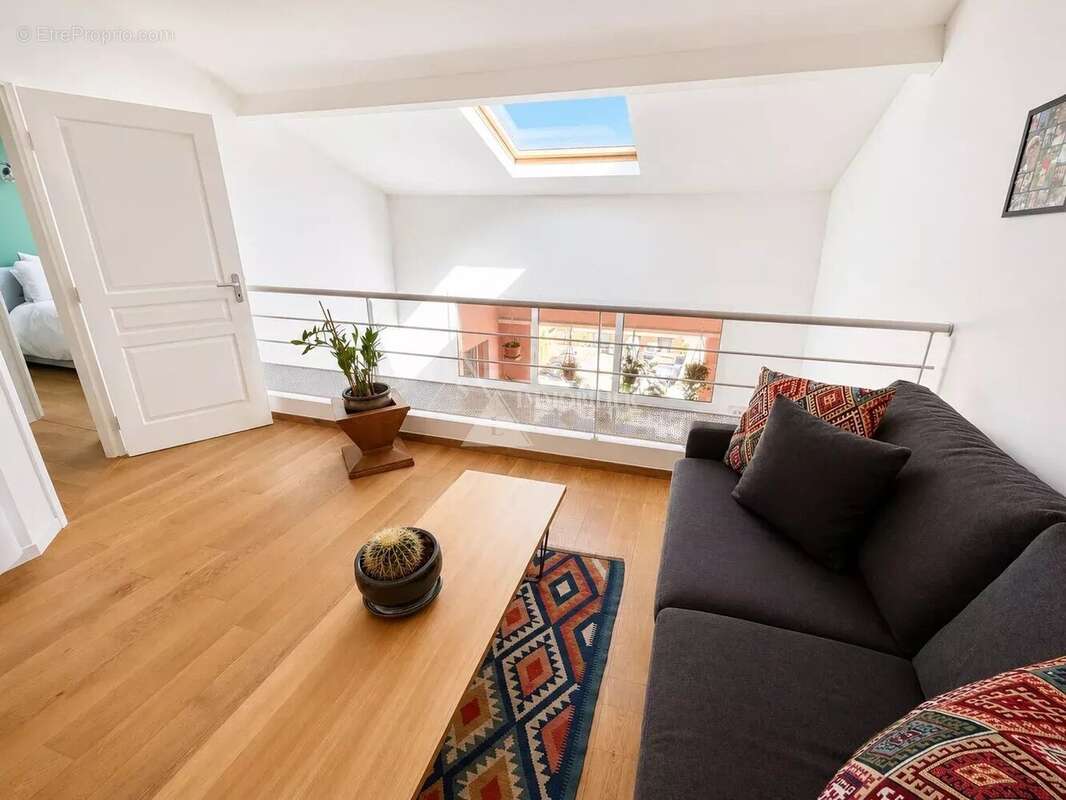 Superbe T3 duplex de standing – Dernier étage avec loggia et garage - photo 7