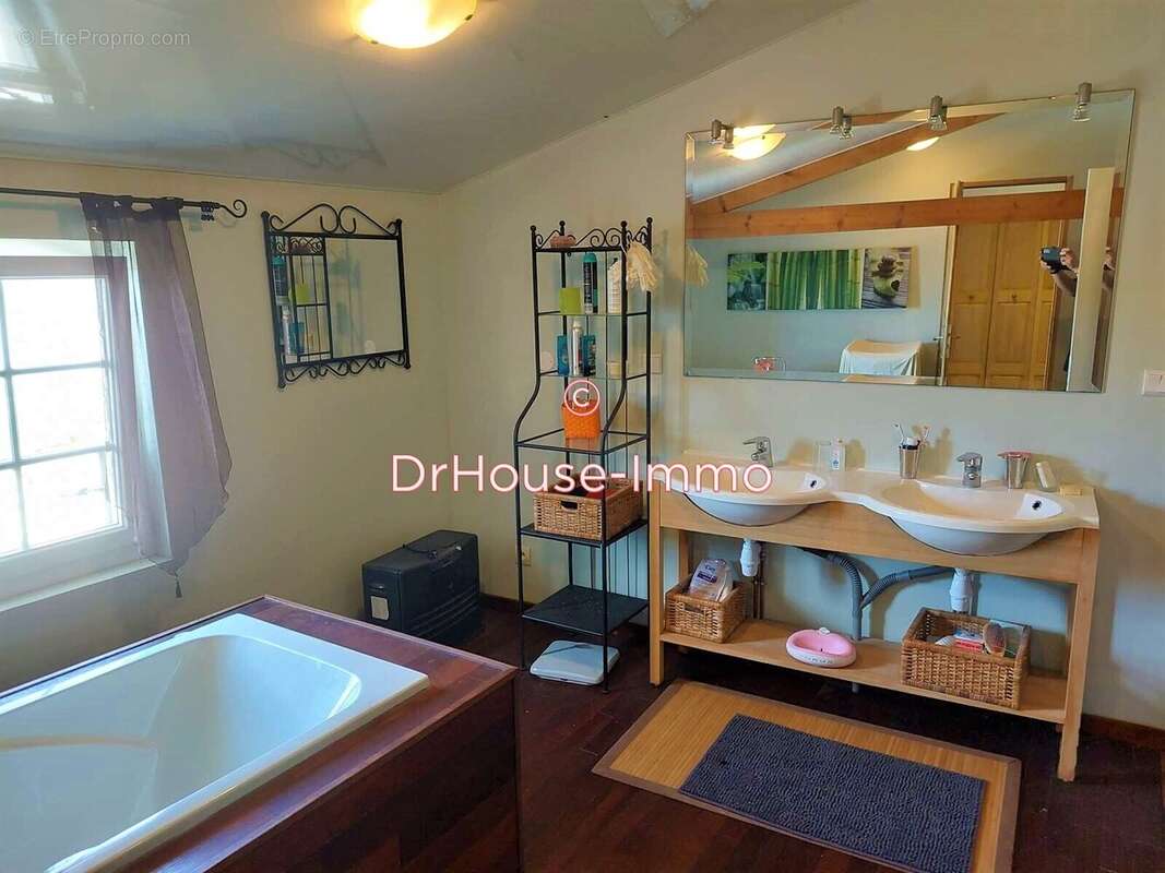 Maison à MAUZE-SUR-LE-MIGNON