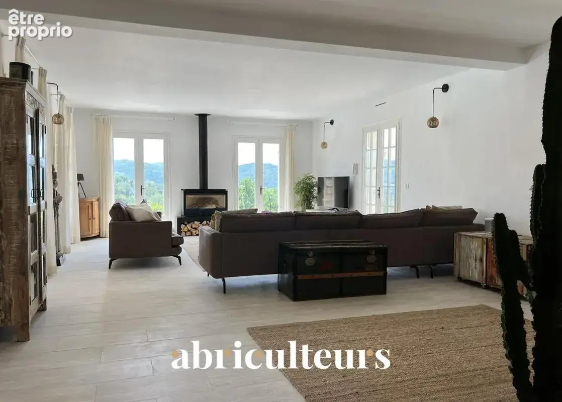 Bastide provençale de 345 m² avec vue panoramique en vente à Peymeinade (06530) - photo 7