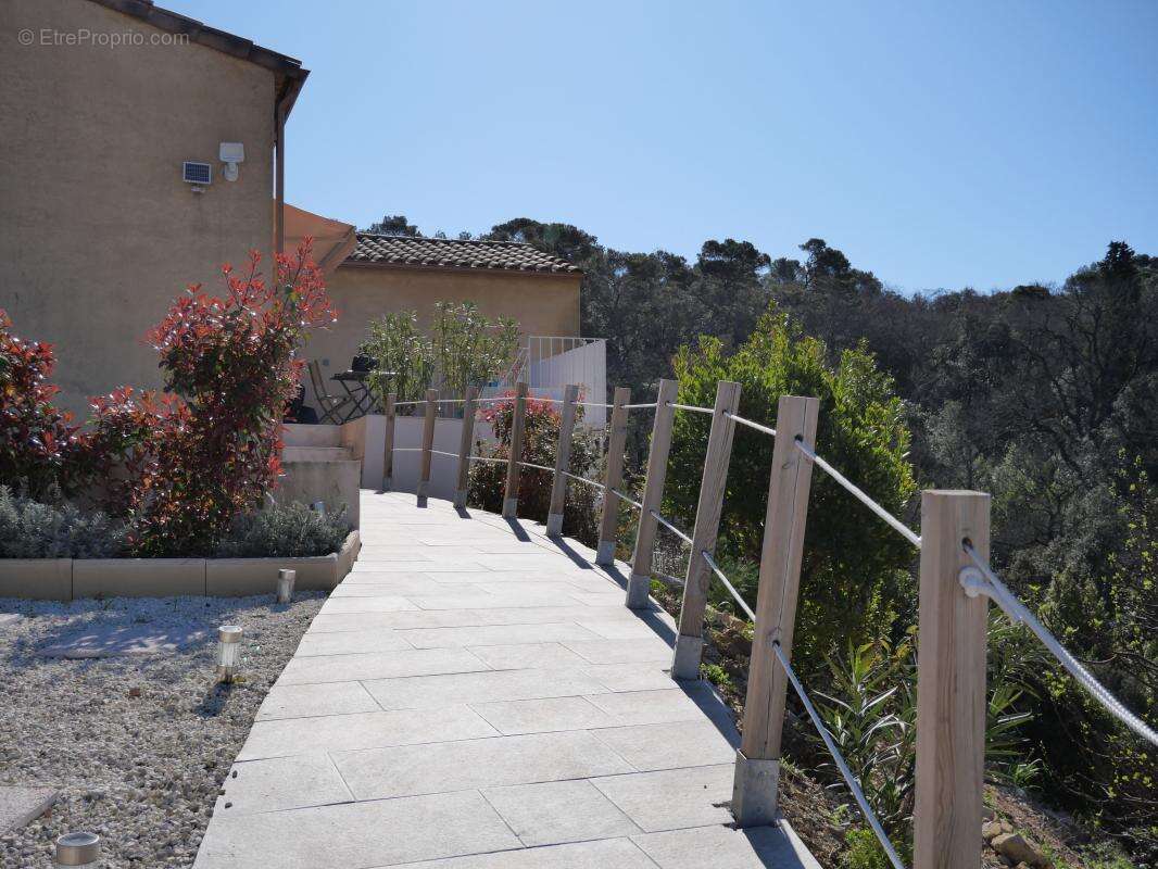 Maison à SAINT-MARTIN-DE-VALGALGUES