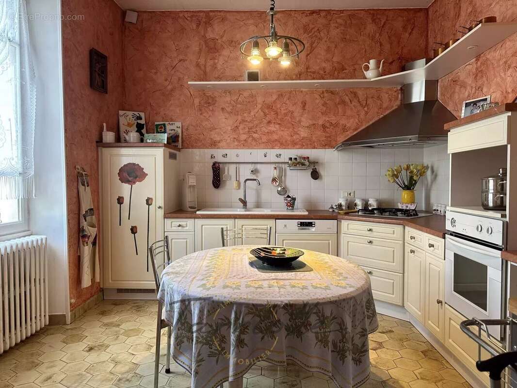 Maison à MONTELIMAR