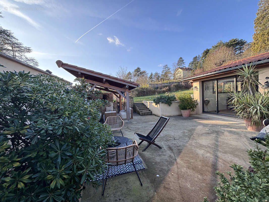 Maison à SAINT-CYR-AU-MONT-D'OR