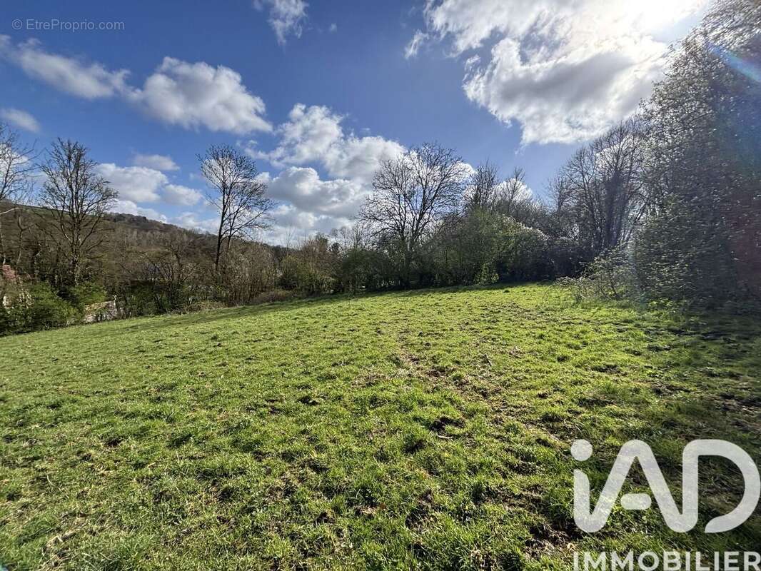Terrain 1840 m² à Havernas  - photo 4