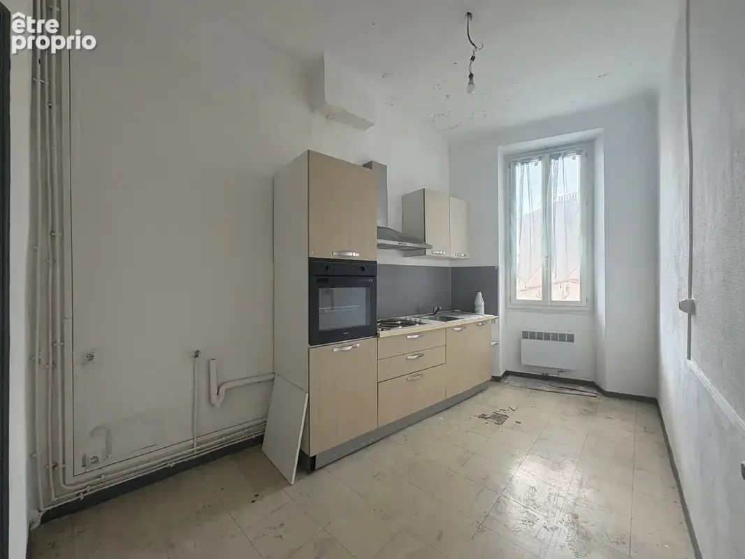 Appartement à MARSEILLE-4E
