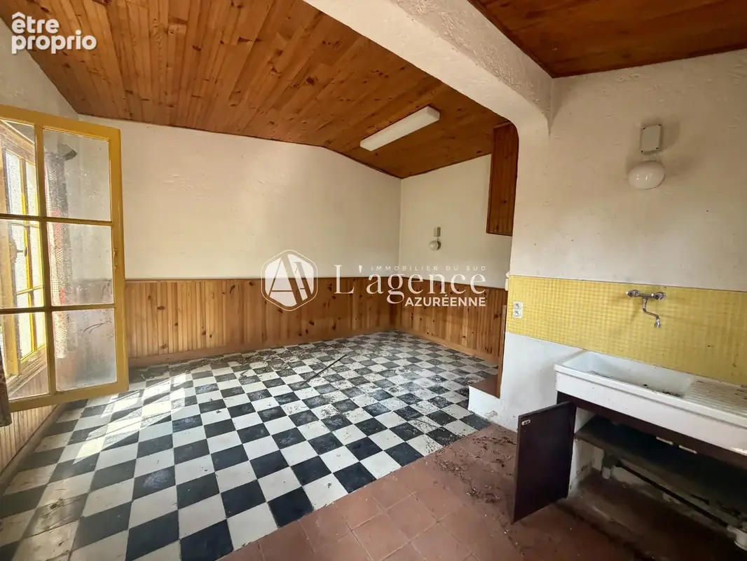 Maison à rénover - terrasse - parking - piscine - photo 3