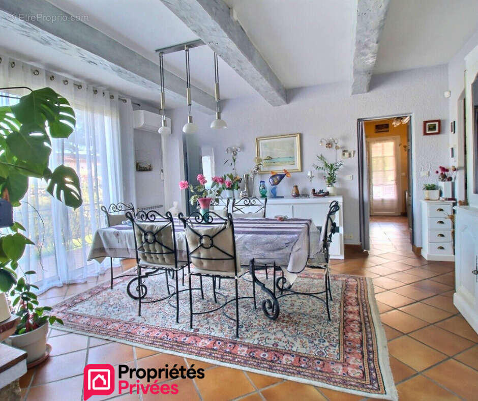 Maison à ROQUEBRUNE-SUR-ARGENS