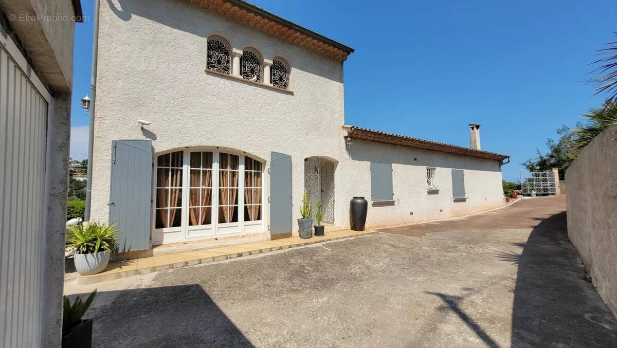 Maison à MANDELIEU-LA-NAPOULE