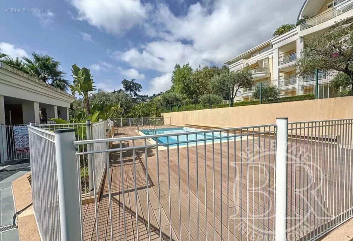 Appartement à ROQUEBRUNE-CAP-MARTIN
