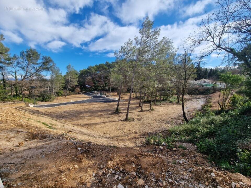 Terrain à BRIGNOLES