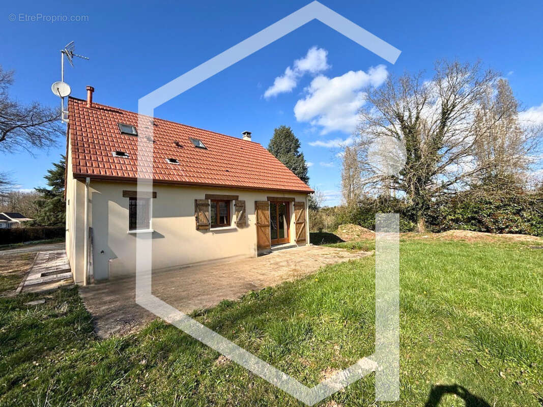 Maison à SURY-PRES-LERE